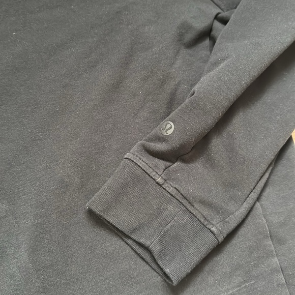 Men’s medium black Lululemon pullover crew neck - Picture 2 of 8